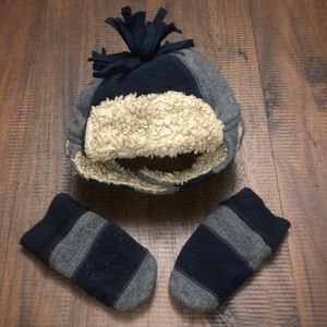 Super cute GAP toddler boys M/L fur hat/ mittens